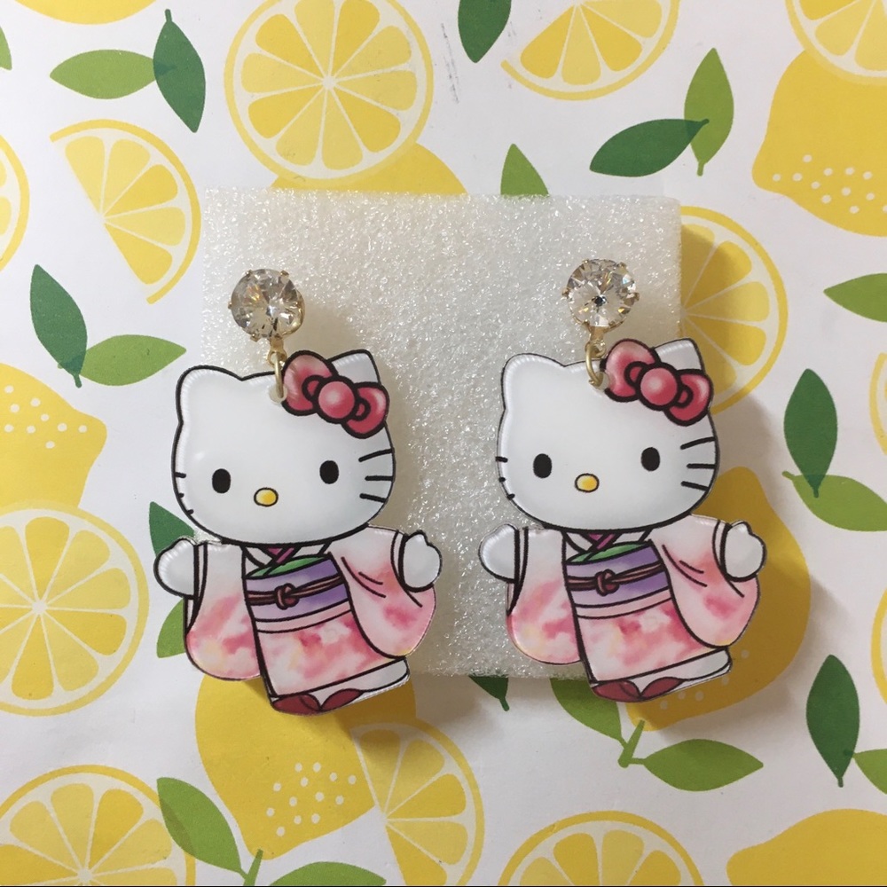 🍊NWT Sanrio Hello Kitty Pink Kimono CZ Earrings - Picture 4 of 12